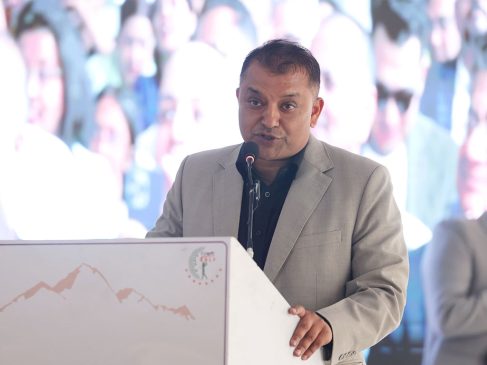 ‘अर्थतन्त्रको विकासका लागि सरकारले जोखिम उठाउनुपर्छ’: महामन्त्री थापा